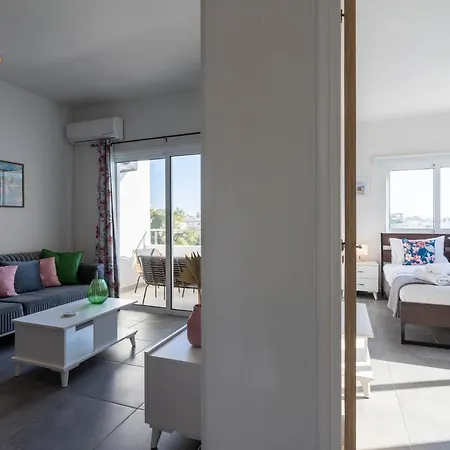 Emerald's 2-bedroom In Apartment *