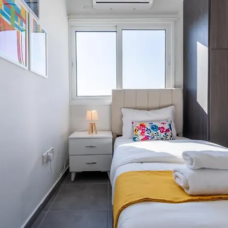 Emerald's 2-bedroom In Apartment Larnaca