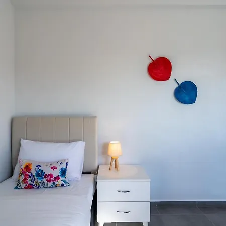Emerald's 2-bedroom In Apartament Larnaca