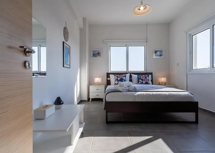 Apartament Emerald's 2-bedroom In *