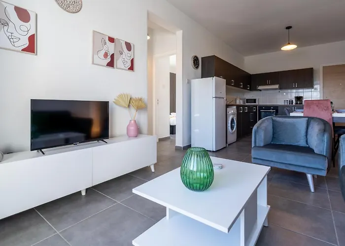 Emerald's 2-bedroom In * Λάρνακα