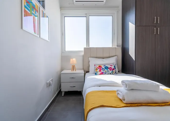 Emerald's 2-bedroom In Apartament Larnaca