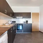 Emerald's 2-bedroom In * لارنكا