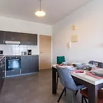 شقة Emerald's 2-bedroom In لارنكا