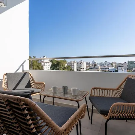 Emerald's 2-bedroom In Διαμέρισμα *