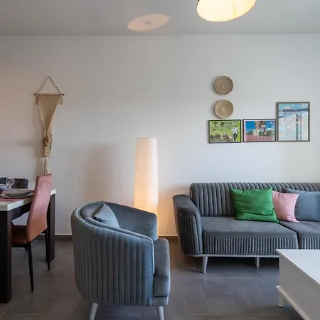 شقة Emerald's 2-bedroom In