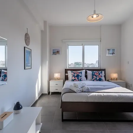 Emerald's 2-bedroom In Ларнака