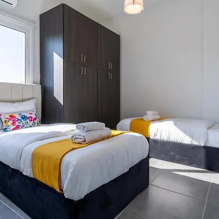 Apartment Emerald's 2-bedroom In Larnaca