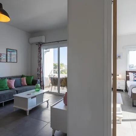 Апартаменти Emerald's 2-bedroom In
