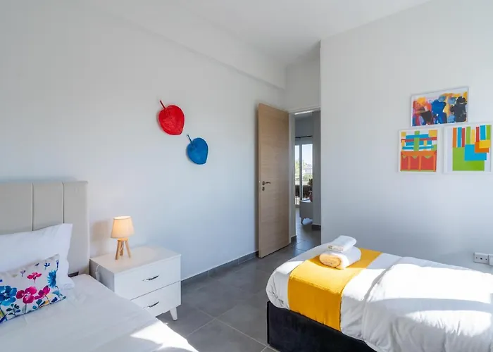 Emerald's 2-bedroom In Apartment