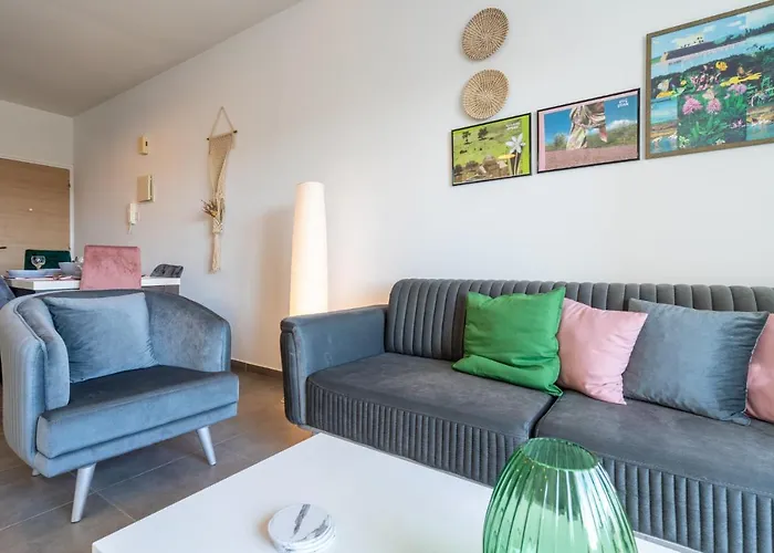 Emerald's 2-bedroom In Appartamento