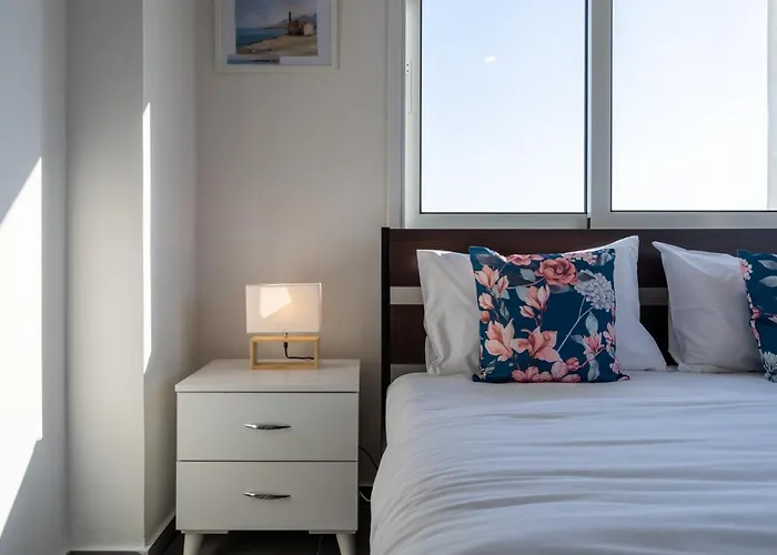 Emerald's 2-bedroom In Apartment